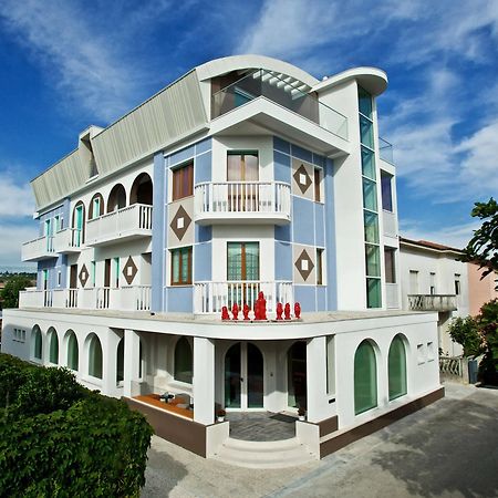 Hotel Biancaneve Wellness Marotta Esterno foto