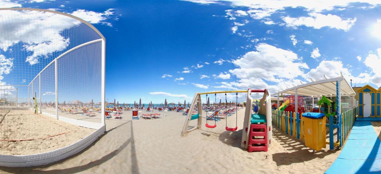 Hotel Biancaneve Wellness Marotta Esterno foto