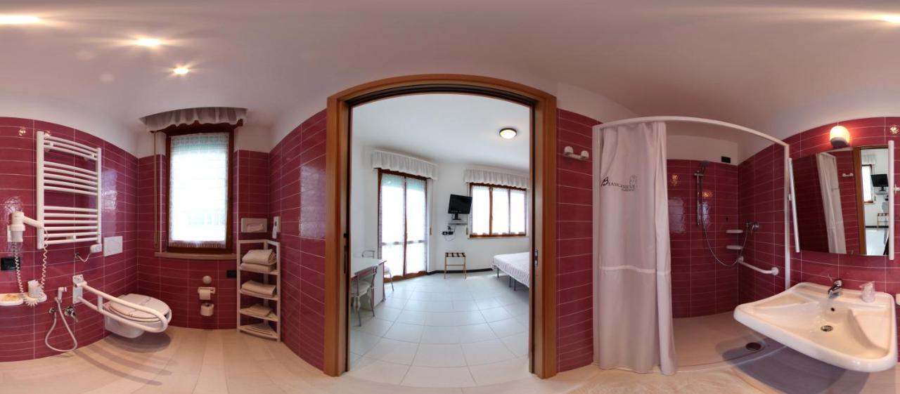 Hotel Biancaneve Wellness Marotta Esterno foto