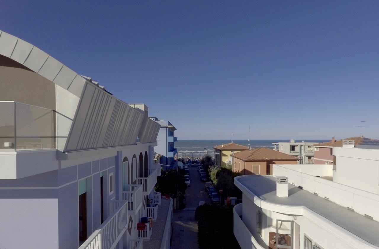Hotel Biancaneve Wellness Marotta Esterno foto