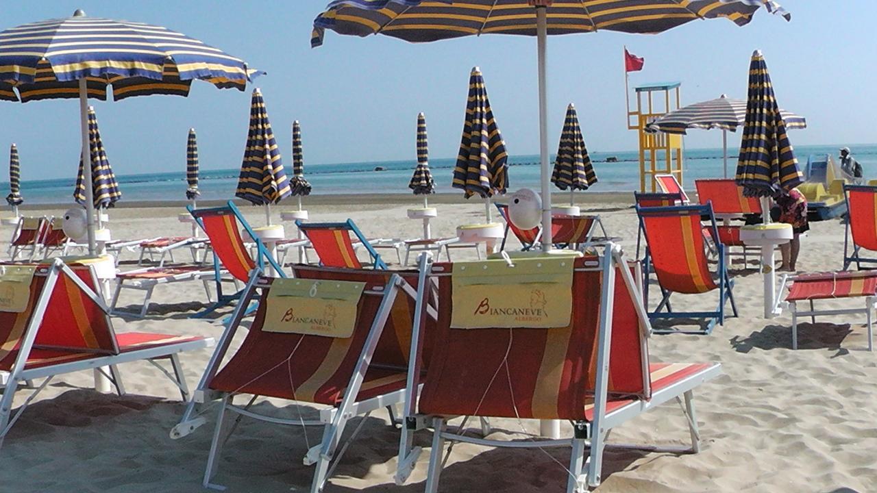 Hotel Biancaneve Wellness Marotta Esterno foto