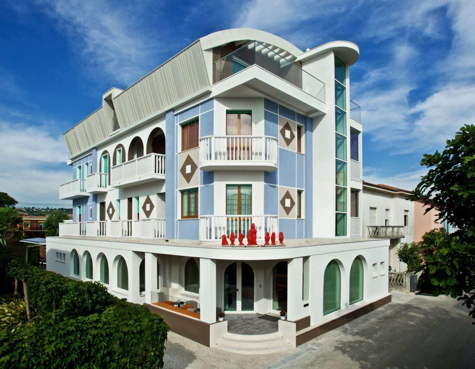 Hotel Biancaneve Wellness Marotta Esterno foto