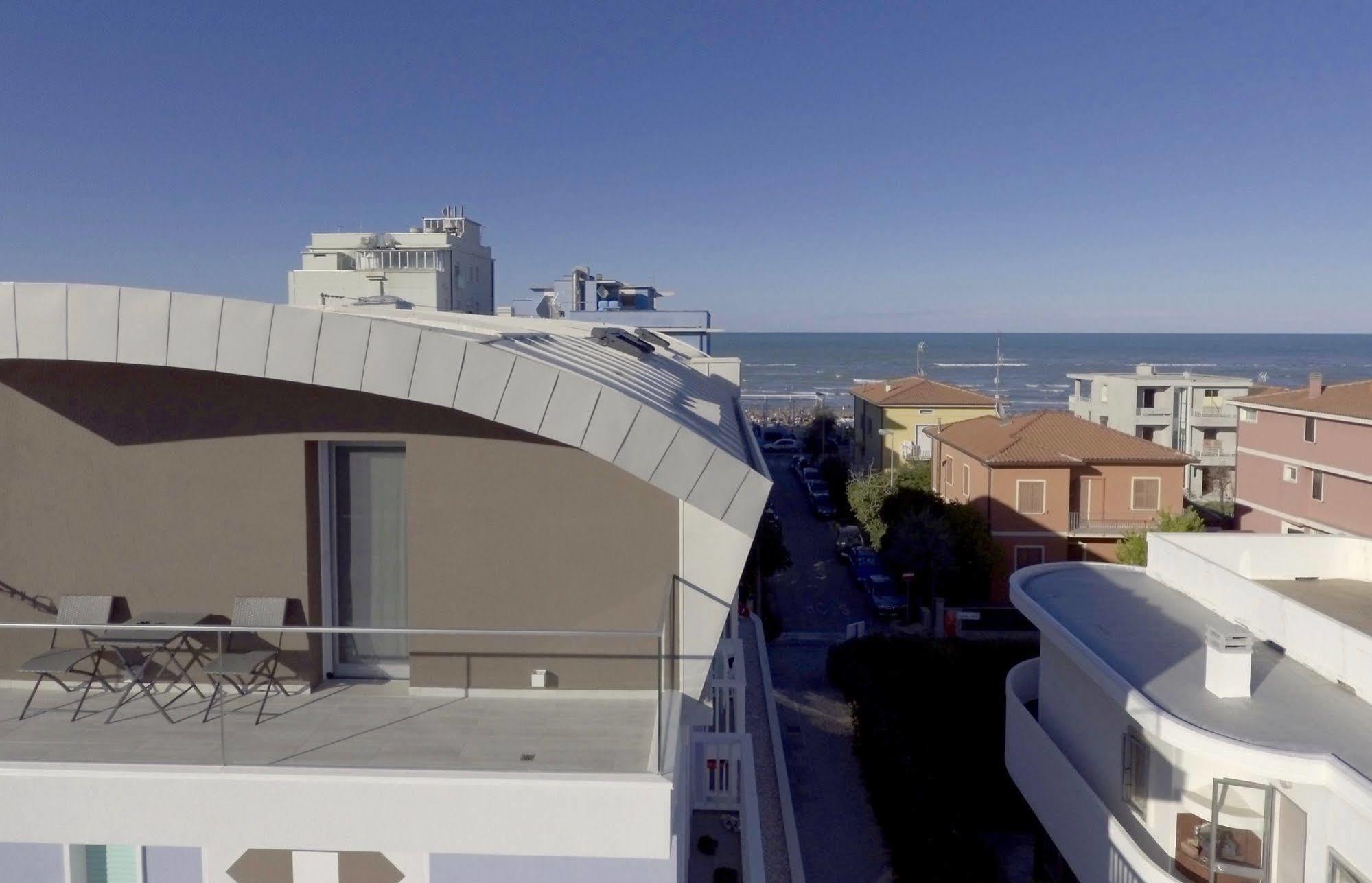 Hotel Biancaneve Wellness Marotta Esterno foto
