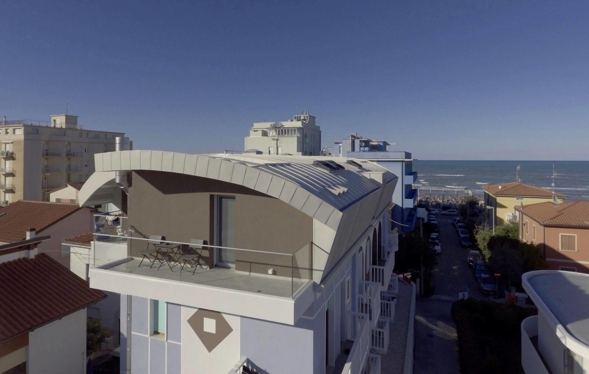 Hotel Biancaneve Wellness Marotta Esterno foto