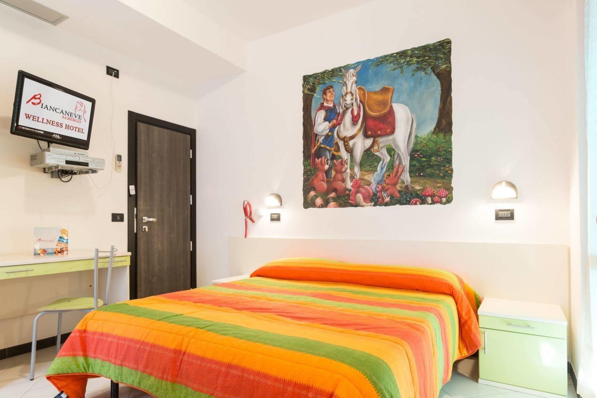 Hotel Biancaneve Wellness Marotta Esterno foto