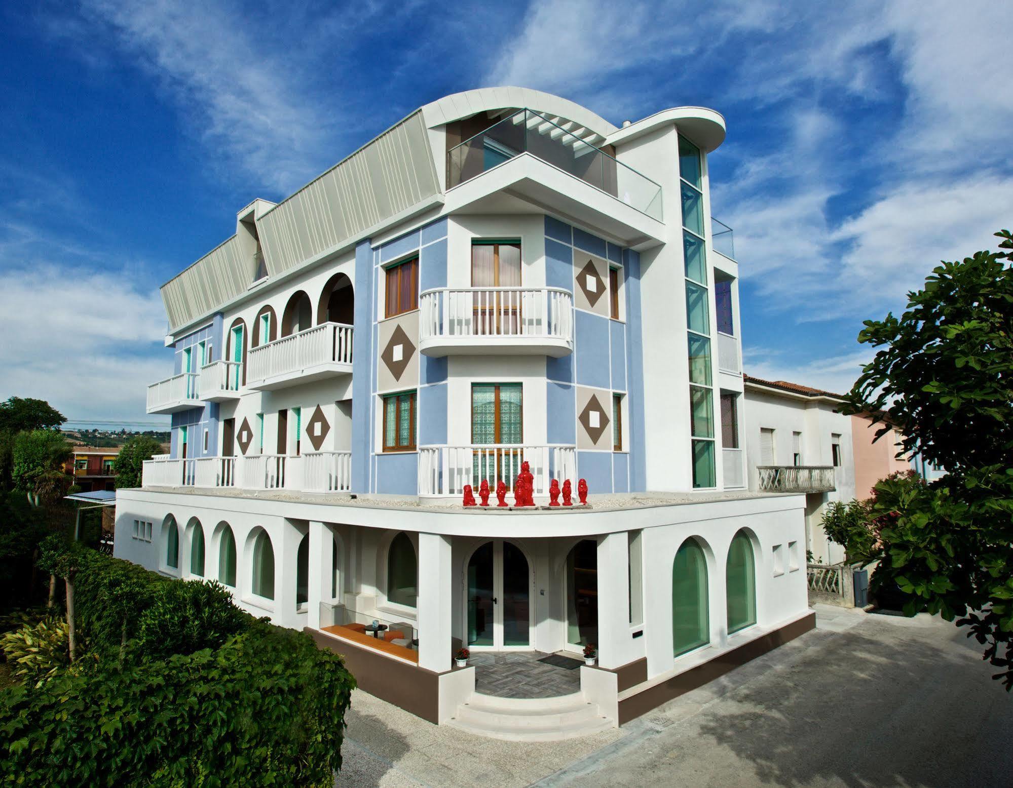 Hotel Biancaneve Wellness Marotta Esterno foto