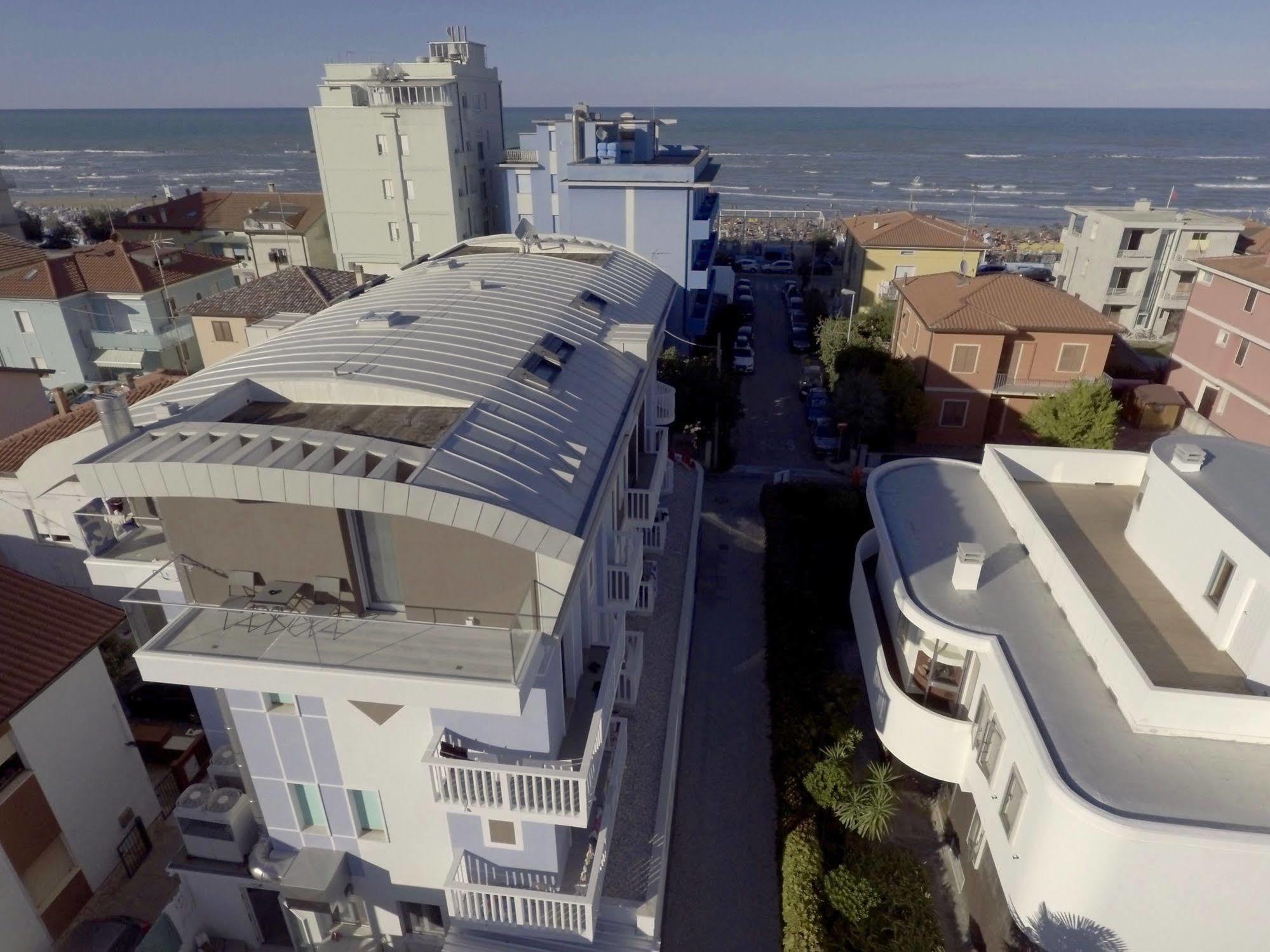 Hotel Biancaneve Wellness Marotta Esterno foto