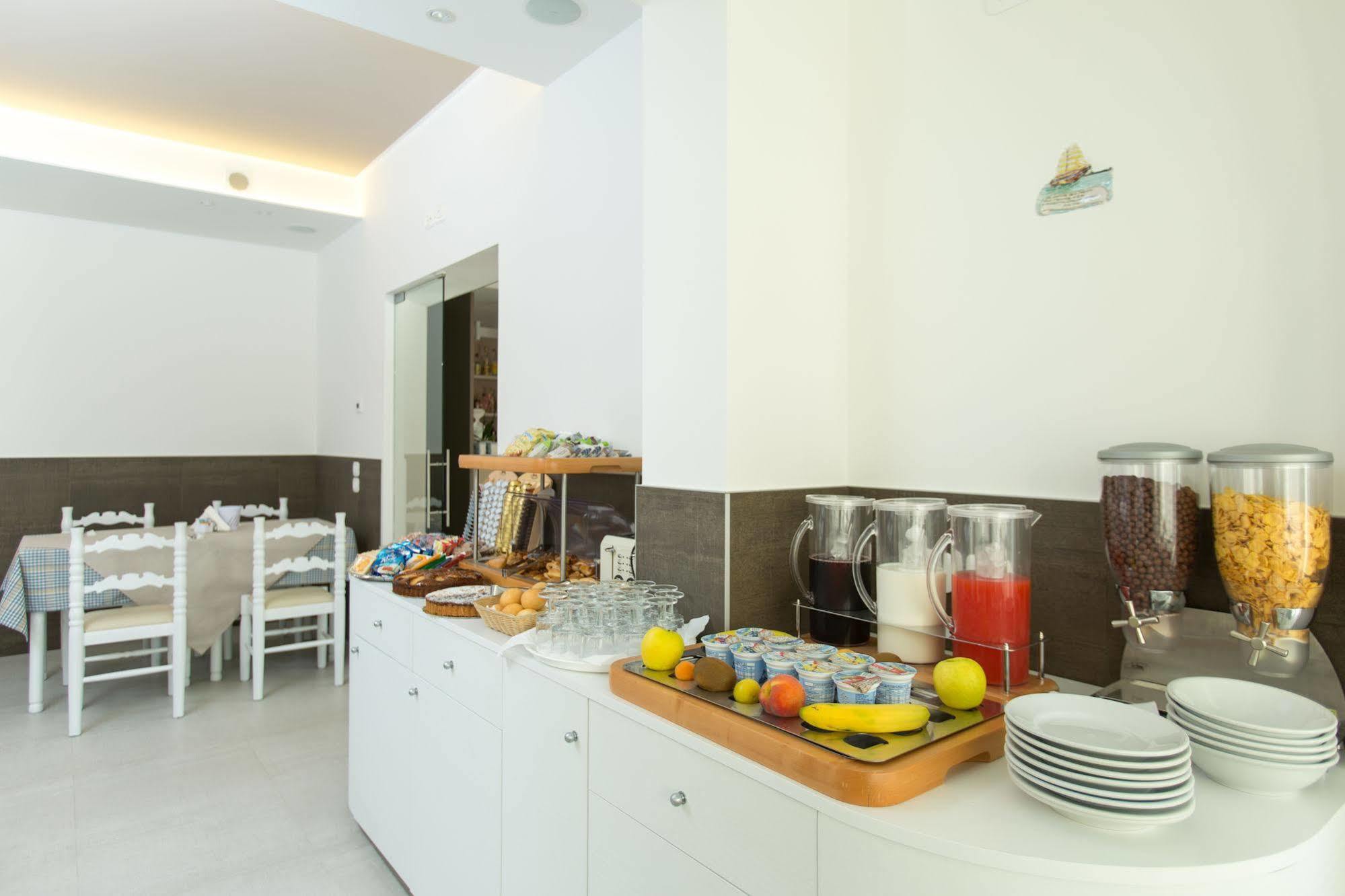 Hotel Biancaneve Wellness Marotta Esterno foto