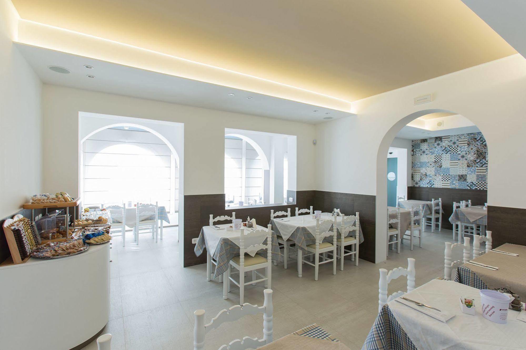 Hotel Biancaneve Wellness Marotta Esterno foto