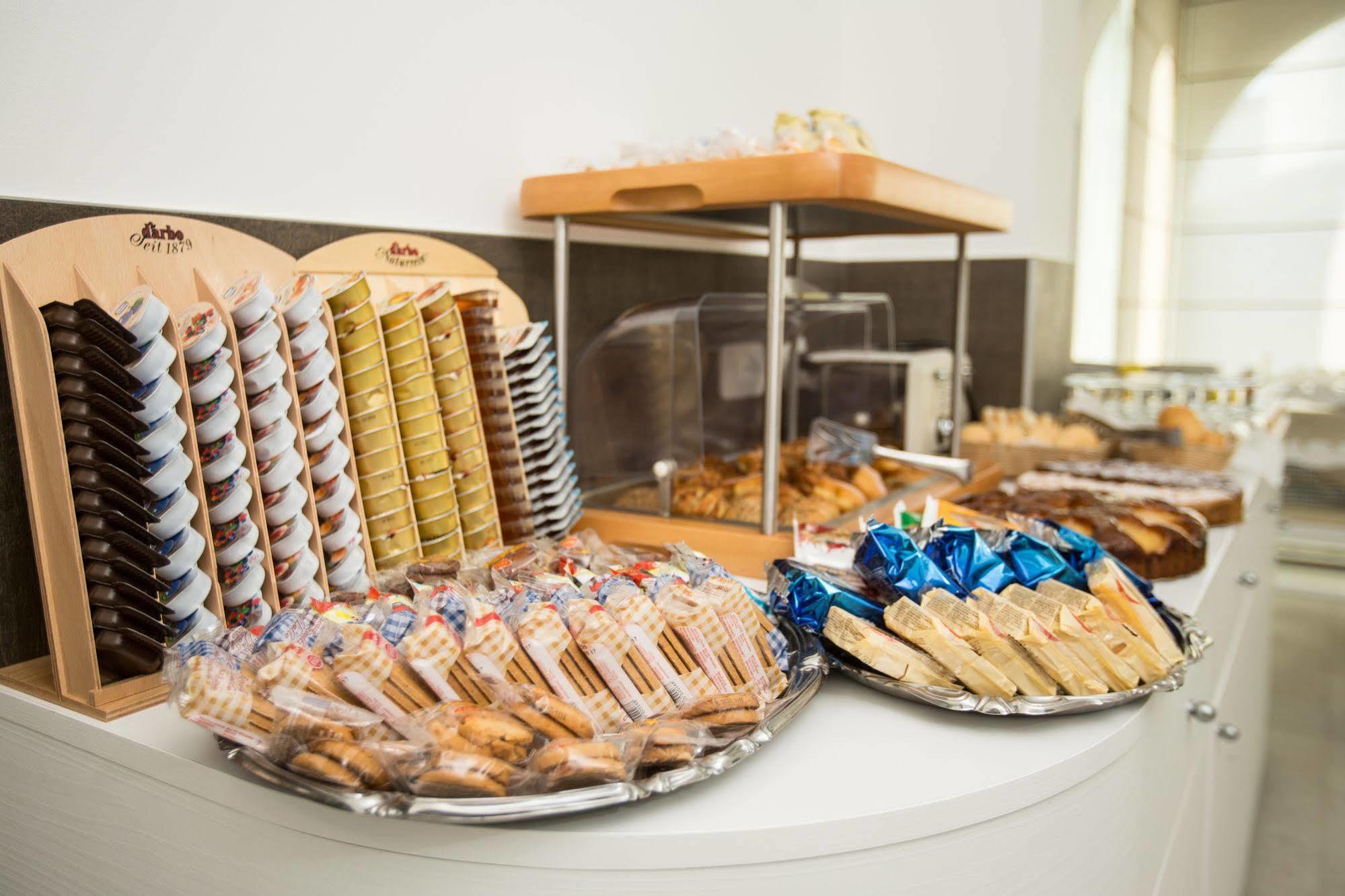 Hotel Biancaneve Wellness Marotta Esterno foto
