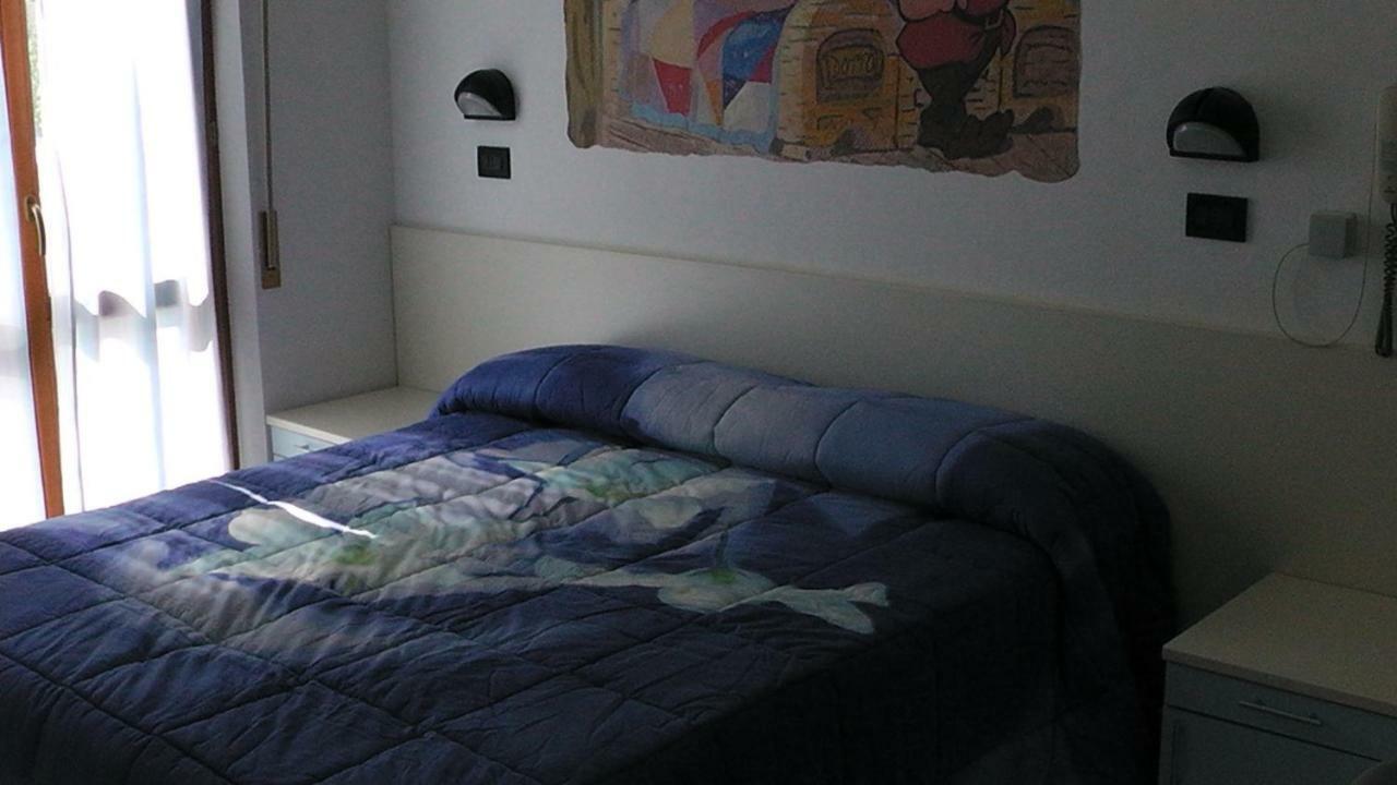 Hotel Biancaneve Wellness Marotta Esterno foto