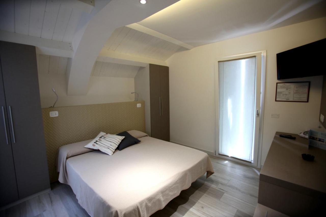 Hotel Biancaneve Wellness Marotta Esterno foto