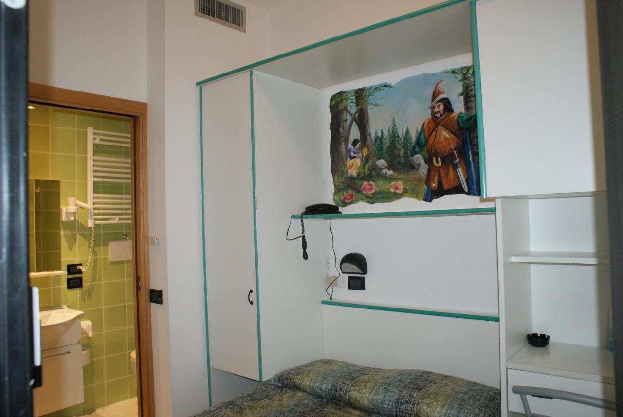 Hotel Biancaneve Wellness Marotta Esterno foto